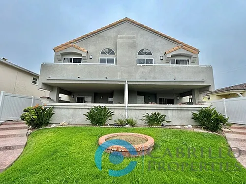 1070 Felspar St #1 Photo 1