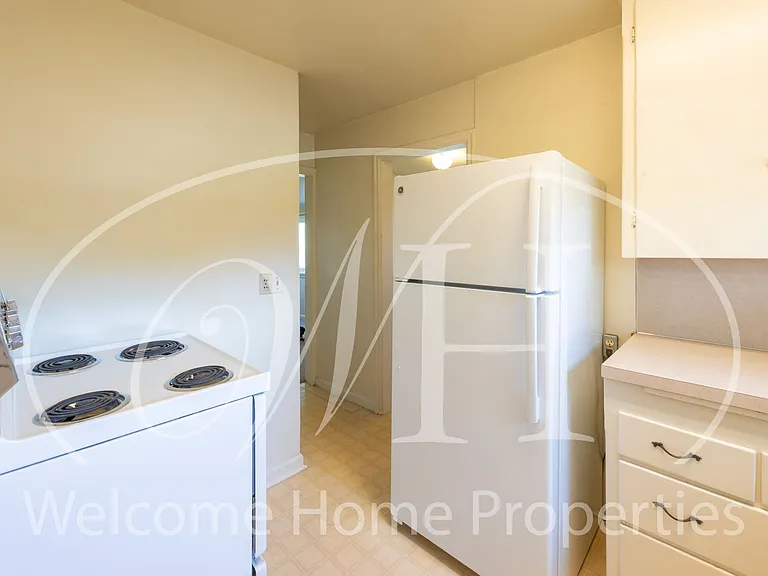 120 SE 2nd St — Photo 7