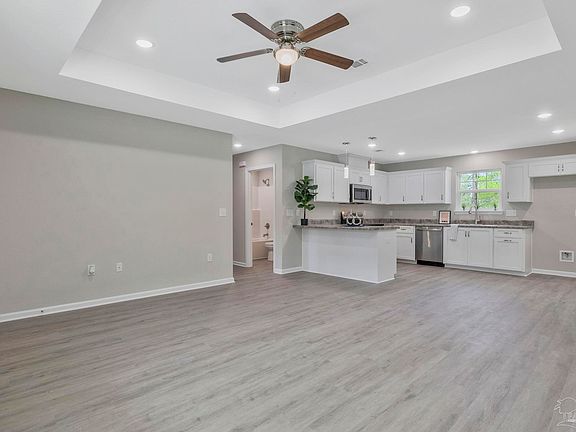 3rd image of 5601 Riviera Dr