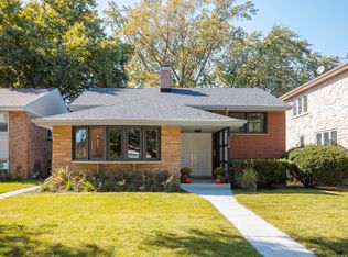 7930 N Kenneth Ave, Skokie, IL 60076