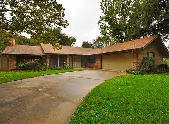 2nd image of 9501 Ramblewood Dr