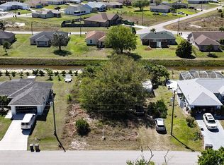 1015 Cedartree Ave, Lehigh Acres, FL 33971