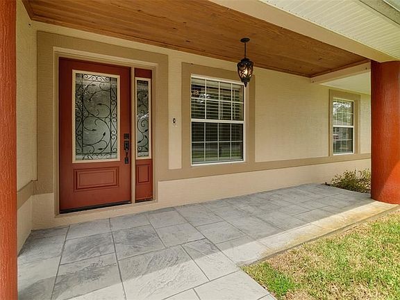 3rd image of 17 Pickford Dr