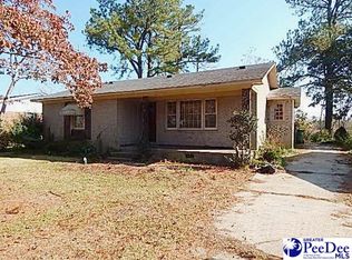 566 E Palm Cir, Lake City, SC 29560