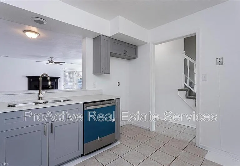 5684 Campus Dr — Photo 7