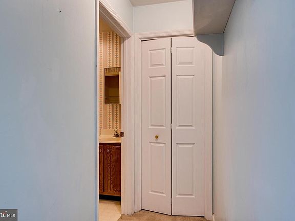 5th image of 40720 Hannah Dr