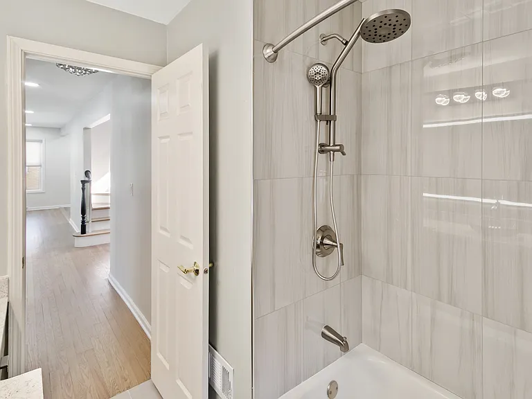 3N425 N Howard Ave — Photo 35