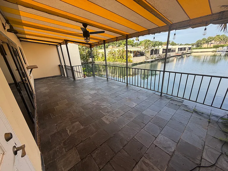 15412 Sharpecroft Dr — Photo 2
