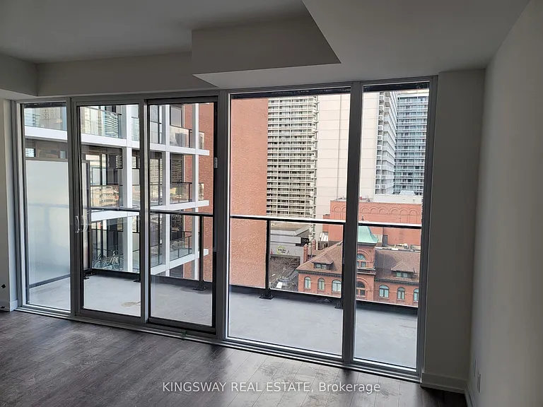 20 Edward St #923 — Photo 10