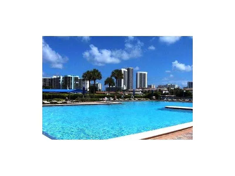 Building Photo - 600 Islands Blvd #303