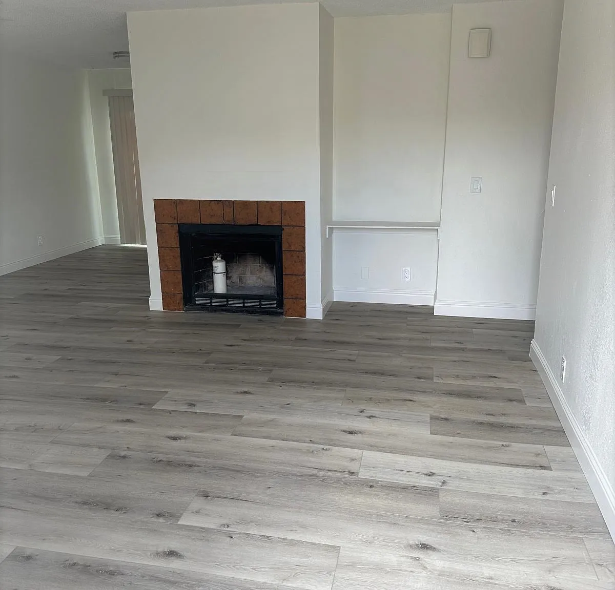 3 bed, 1125 sqft, $2,495 — Photo 3