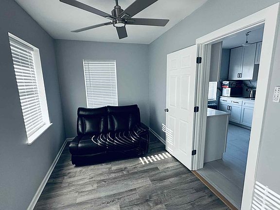 3rd image of 6 S Monterey Ave #2W