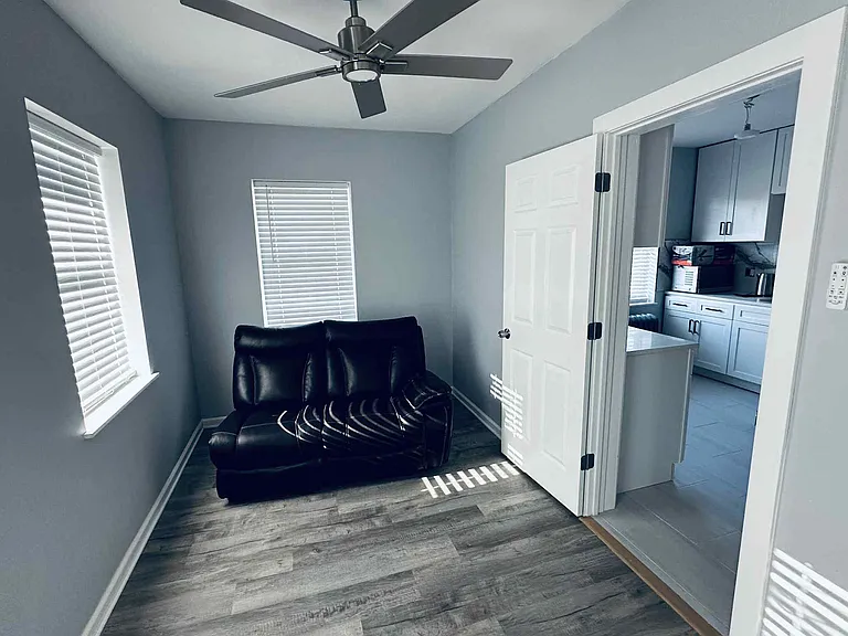 6 S Monterey Ave #2W — Photo 3