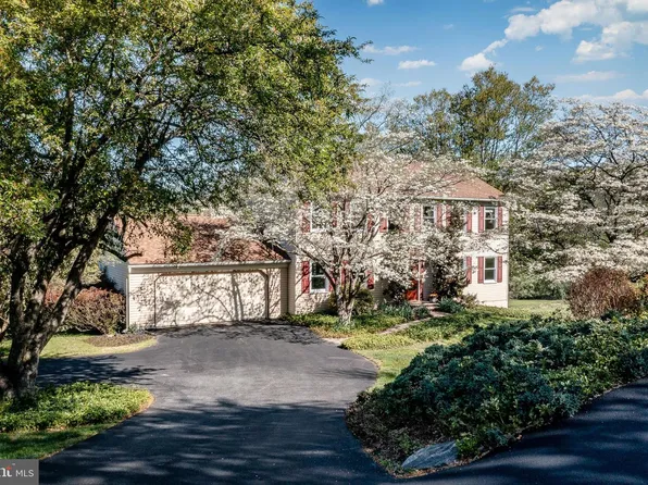 607 Spring Line Dr, West Chester, PA 19382
