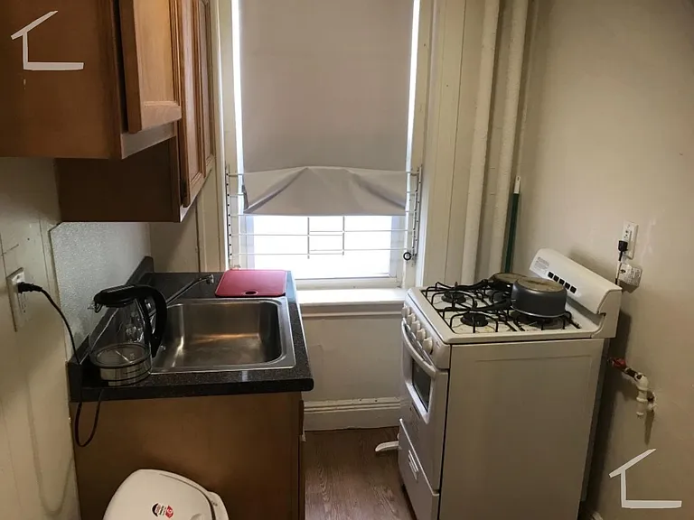 5 Walbridge St #4L — Photo 3