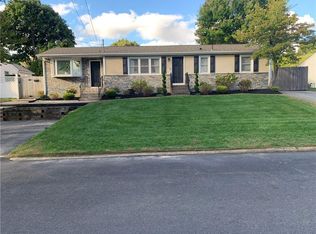 49 Hollow Tree Dr, Cranston, RI 02920