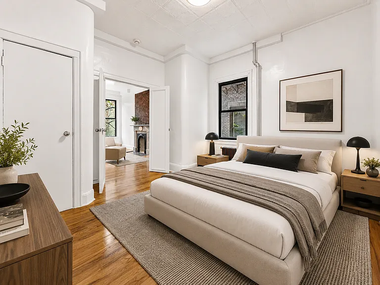 300 W 10th St #2B — Photo 2