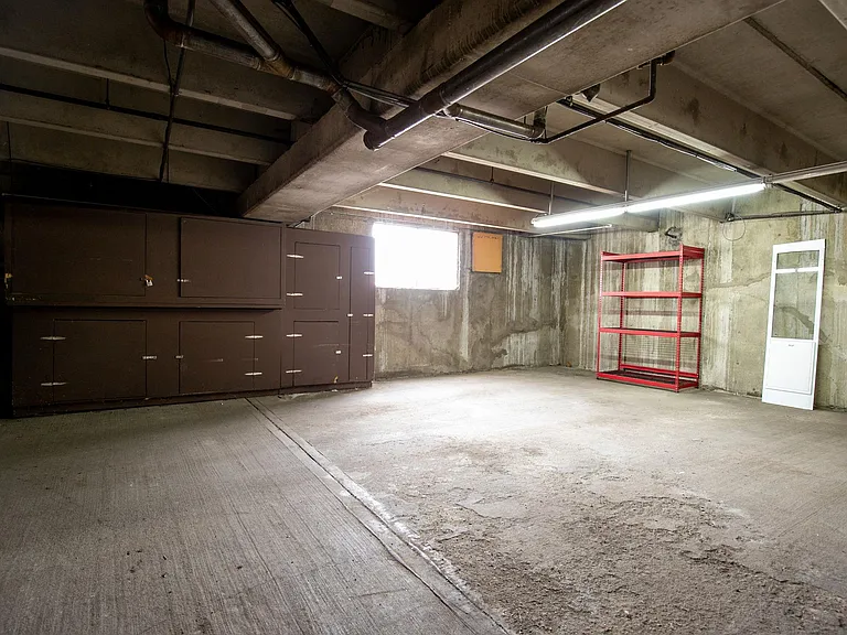 2835 S Locust St — Photo 32
