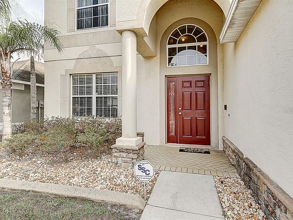 5th image of 8112 Carriage Pointe Dr