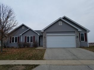 1944 Burnett Dr, Belvidere, IL 61008