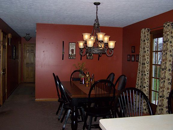 4th image of 123 Stafford Dr