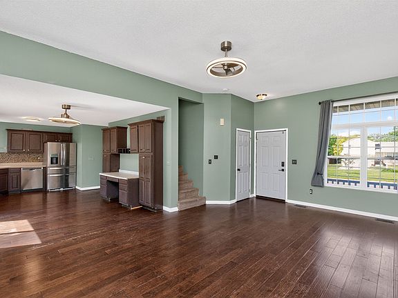 4th image of 3201 SW Townpark Cir