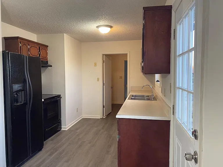 1835 Cottingham Ct — Photo 6