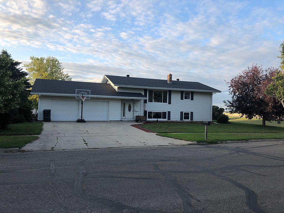 1st image of 716 1st Ave NE