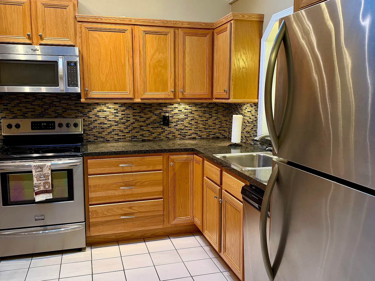 2 bed, 1201 sqft, $2,395 — Photo 3