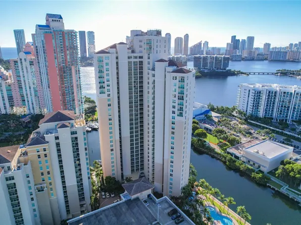 3330 NE 190th St #Townhouse 18, Miami, FL 33180