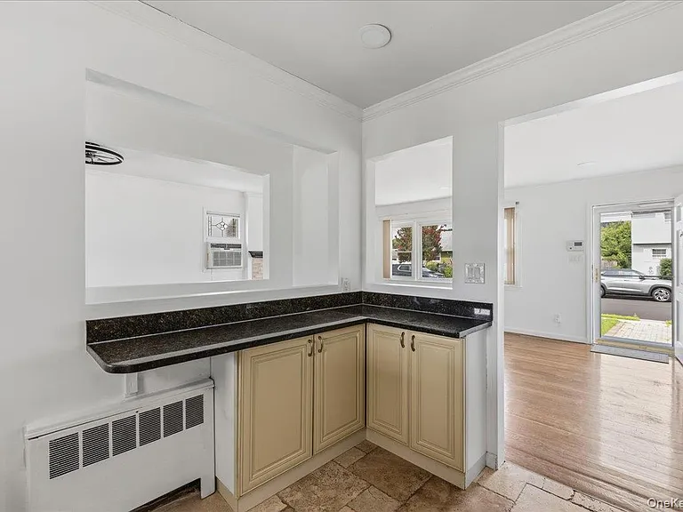 4 Cecil Pl — Photo 14
