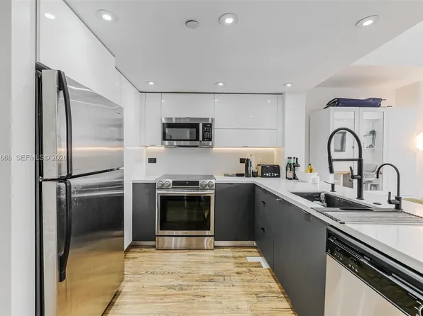 111 E Flagler St APT 708, Miami, FL 33131