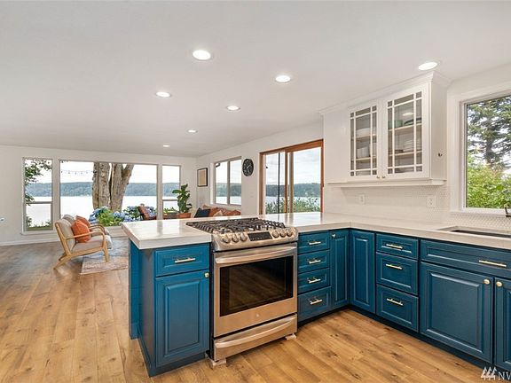3rd image of 15518 Sunny Cove Dr SE