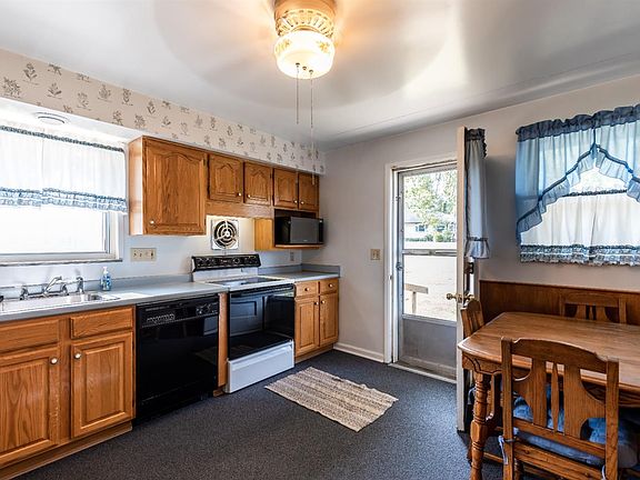 5th image of 10240 Buxton Ln