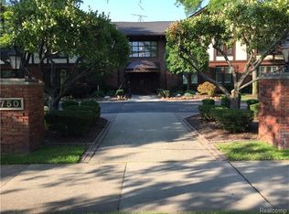 1750 Vernier Rd APT 11, Grosse Pointe Woods, MI 48236