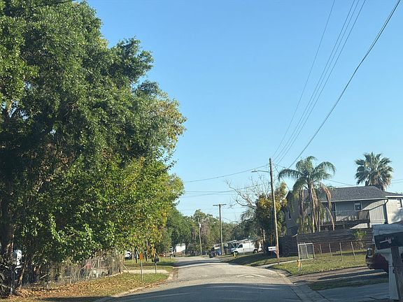 5th image of 705 Flame Tree Rd