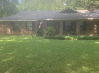 2 Hayfield Rd, Vicksburg, MS 39183