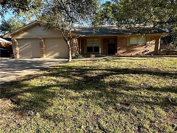 2nd image of 1202 Goode Dr