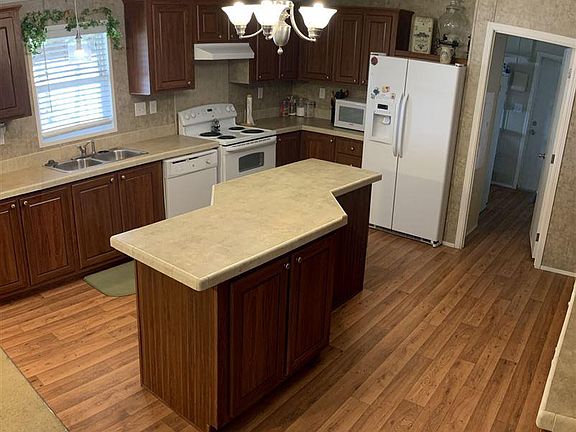 5th image of 1370 Shoreline Cir