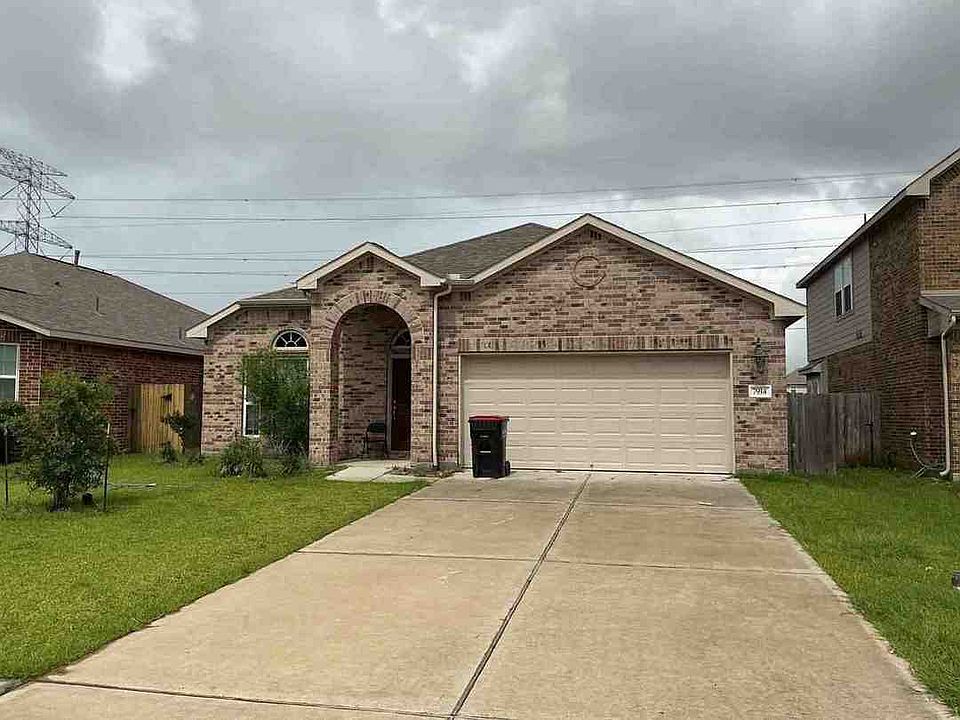 1st image of 7914 Brooks Crossing Dr
