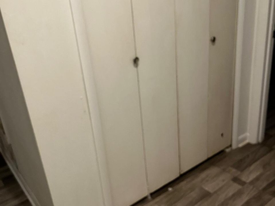 1st image of 8 Villas Dr