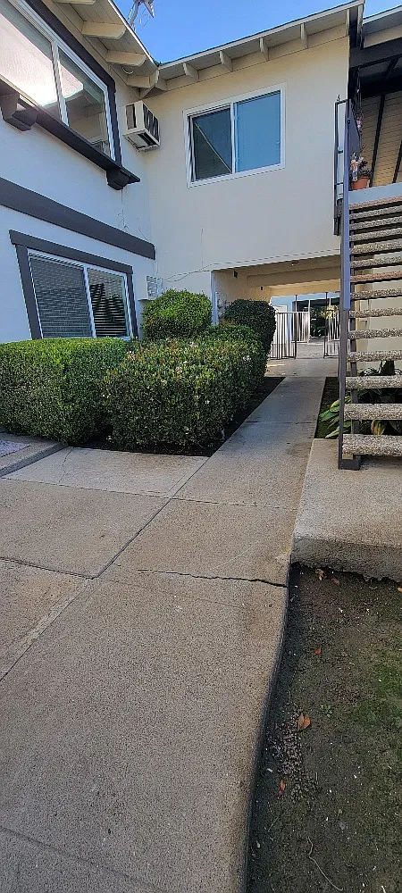2 bed, 1.5 bath, 900 sqft, $2,895 — Photo 3