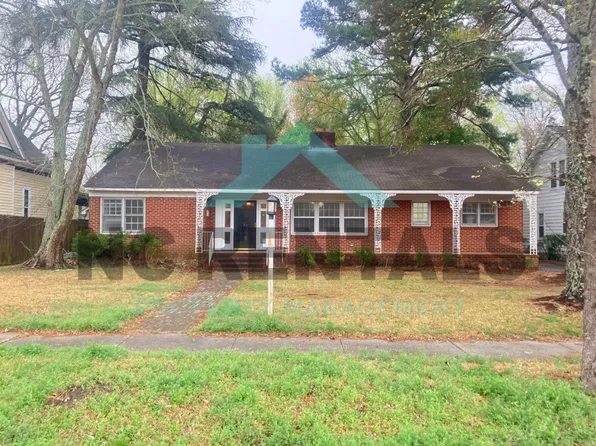 414 N 3rd St, Smithfield, NC 27577
