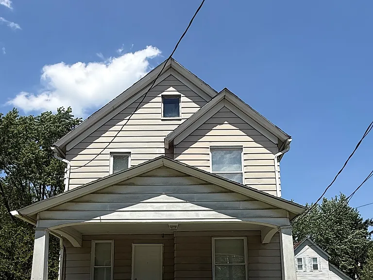 Front view of home