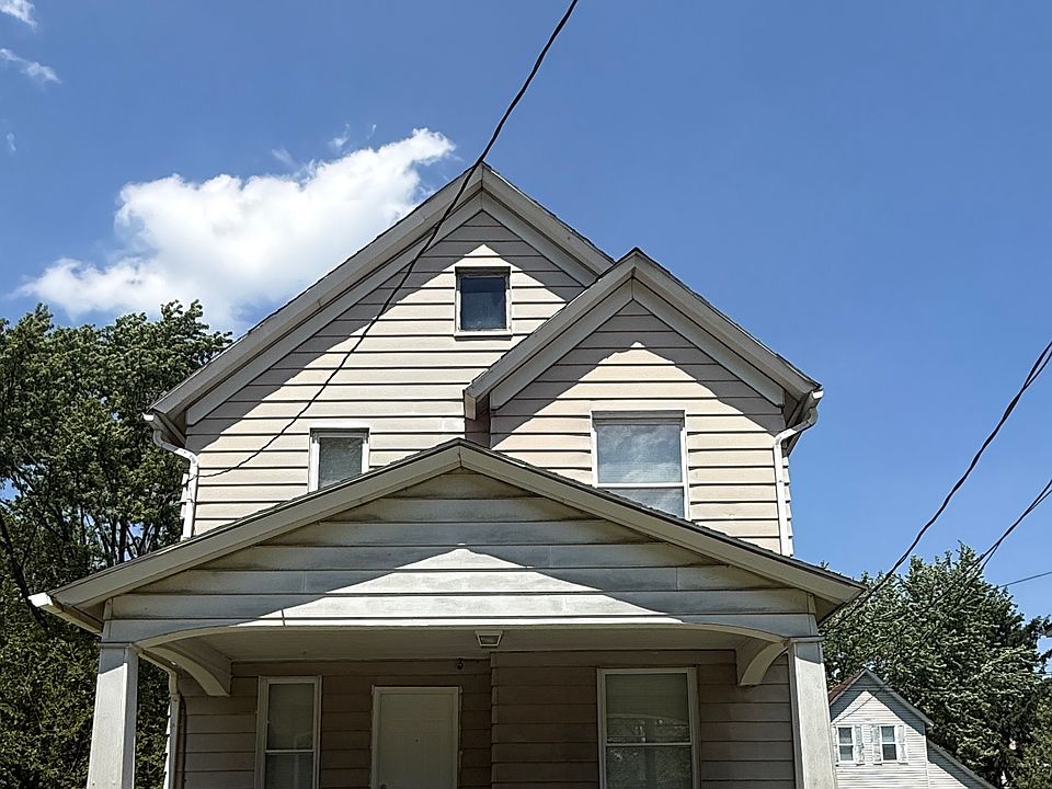 Front view of home