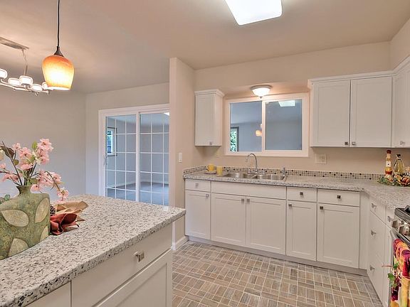 4th image of 2065 Interbay Dr