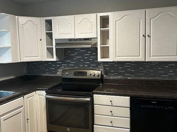 3rd image of 308 Emerald Dr