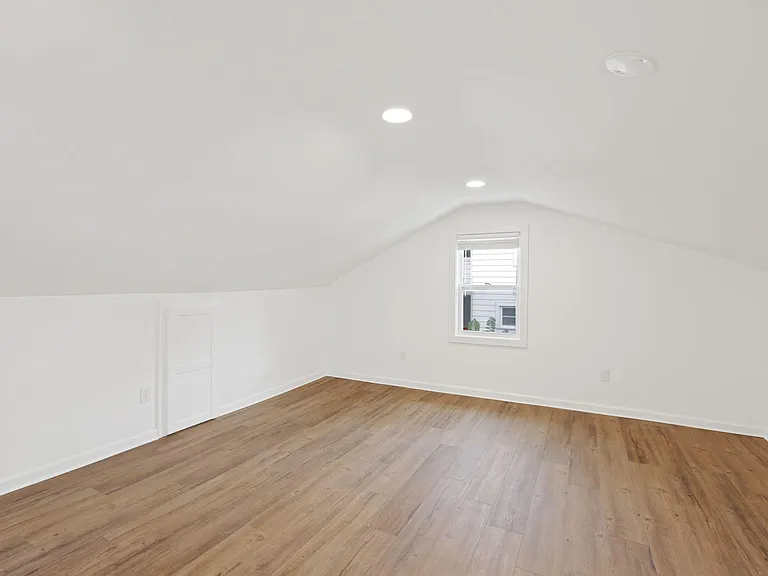 6011 44th Ave — Photo 25