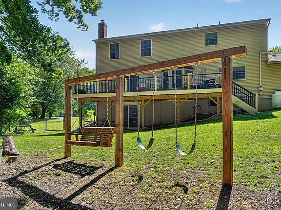 5th image of 6310 Westmont Ct