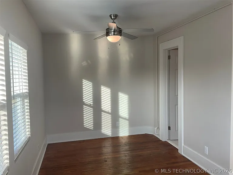 1351 E 6th St — Photo 15